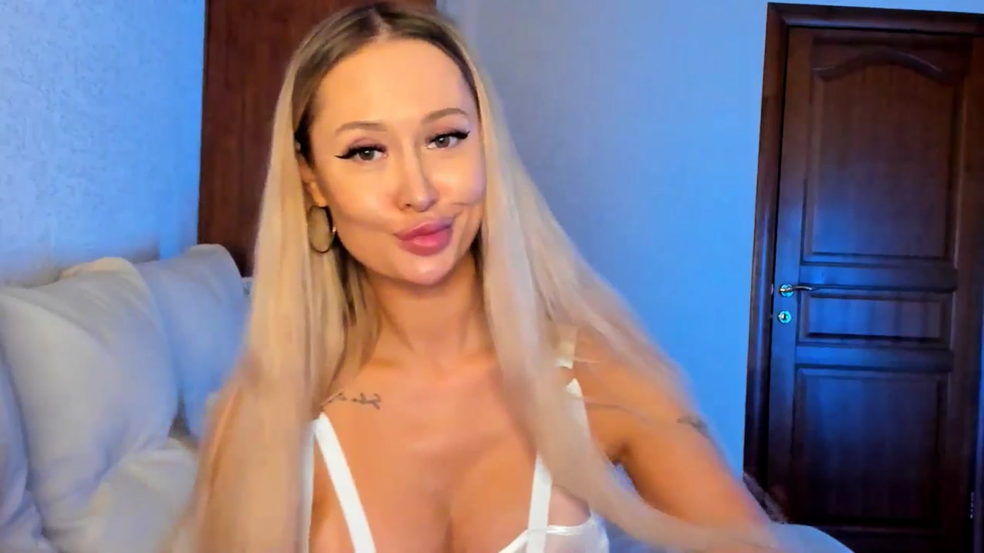 Gallery image thumbnail from MarySweety_'s myfreecams stream on, 12/28/2025, 04:53 image 9 of 20