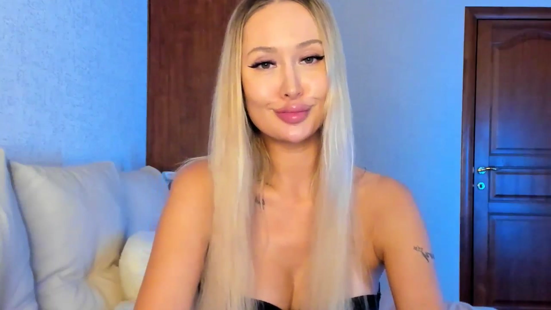 Gallery image thumbnail from MarySweety_'s myfreecams stream on, 12/31/2025, 06:00 image 16 of 20