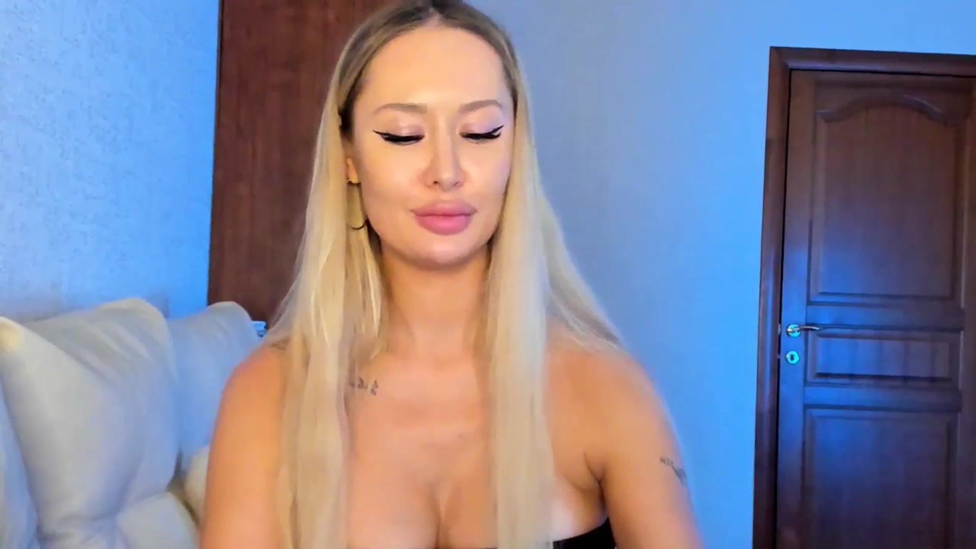 Gallery image thumbnail from MarySweety_'s myfreecams stream on, 01/04/2026, 06:56 image 4 of 20