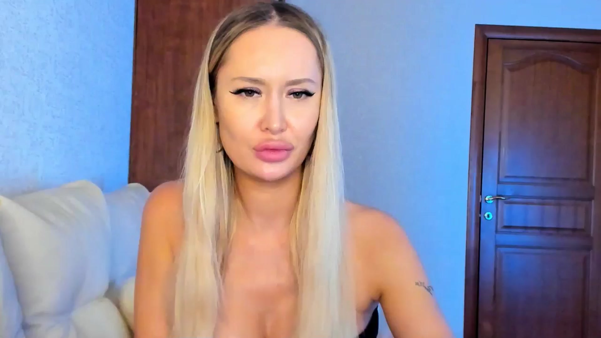Gallery image thumbnail from MarySweety_'s myfreecams stream on, 01/04/2026, 06:56 image 18 of 20