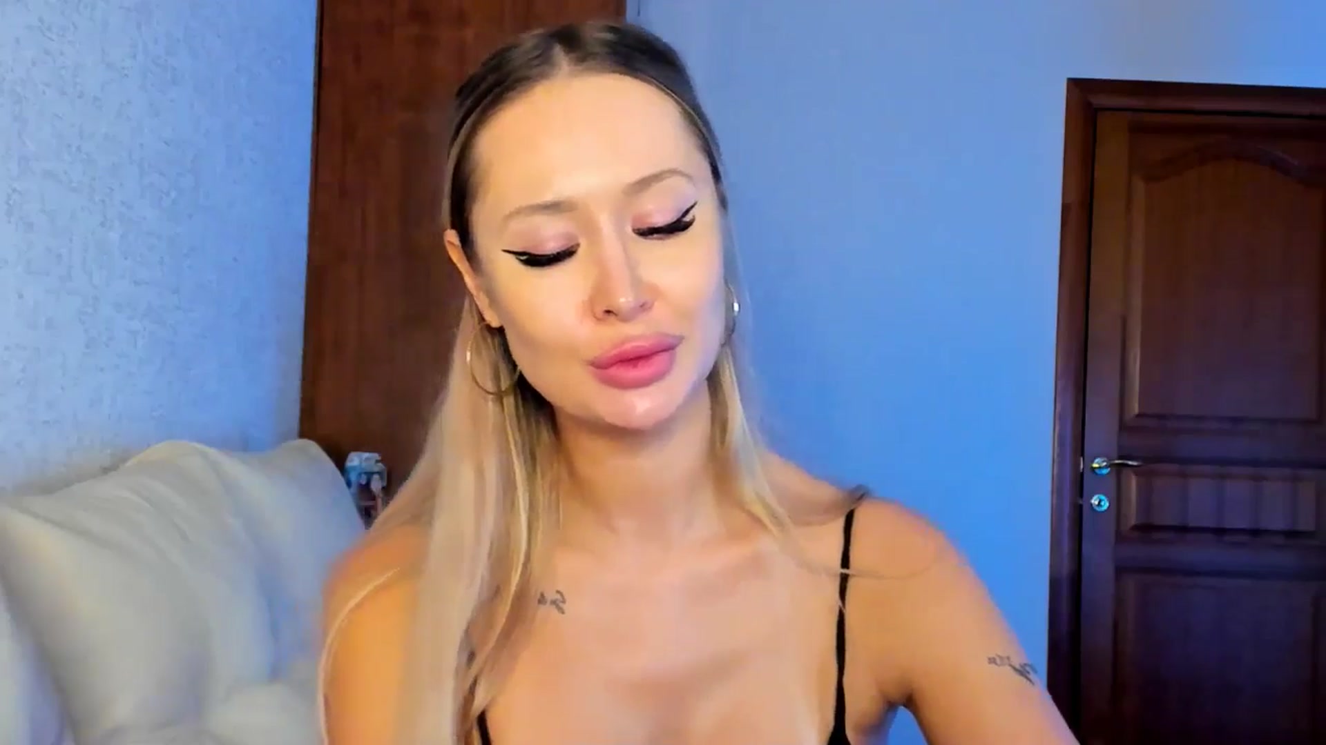 Gallery image thumbnail from MarySweety_'s myfreecams stream on, 01/14/2026, 07:21 image 18 of 20