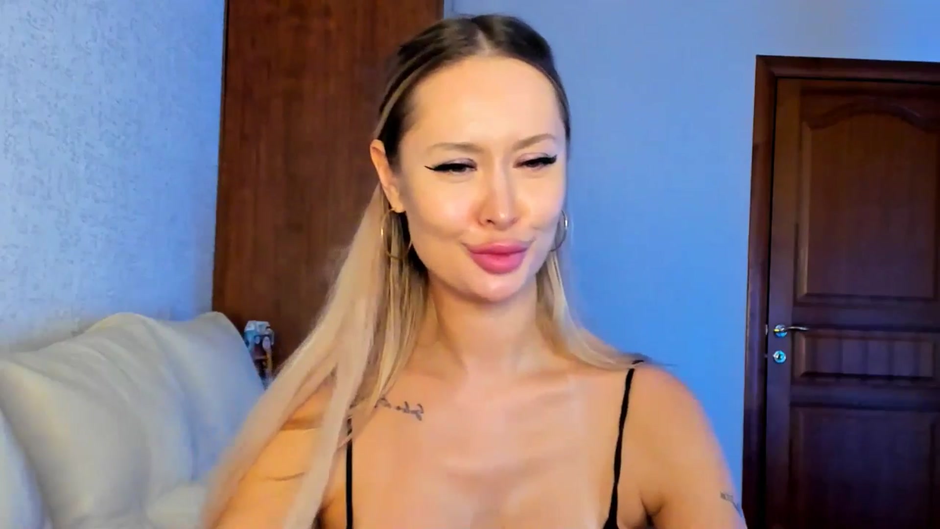 Gallery image thumbnail from MarySweety_'s myfreecams stream on, 01/14/2026, 07:21 image 16 of 20