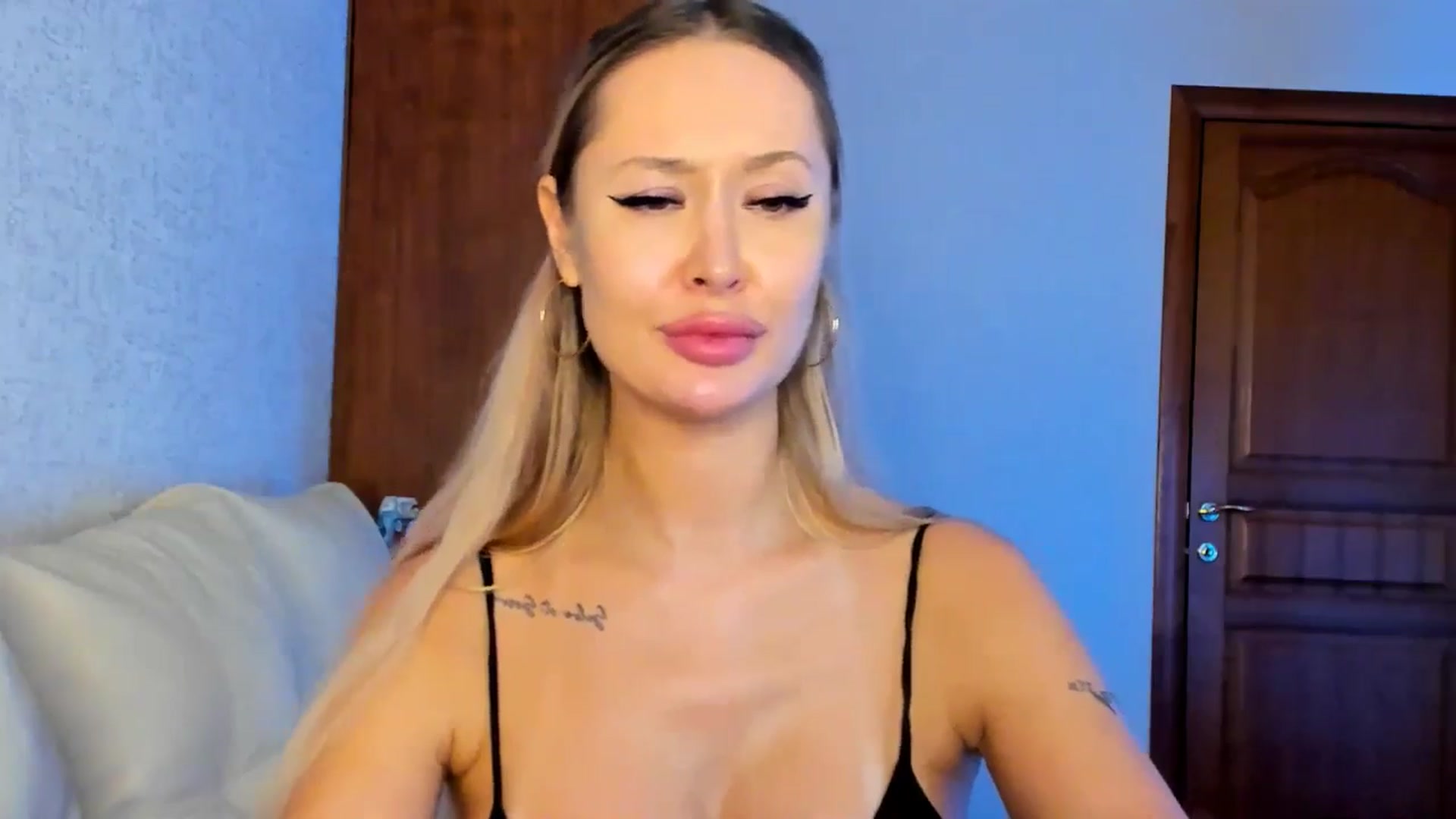 Gallery image thumbnail from MarySweety_'s myfreecams stream on, 01/14/2026, 07:21 image 15 of 20
