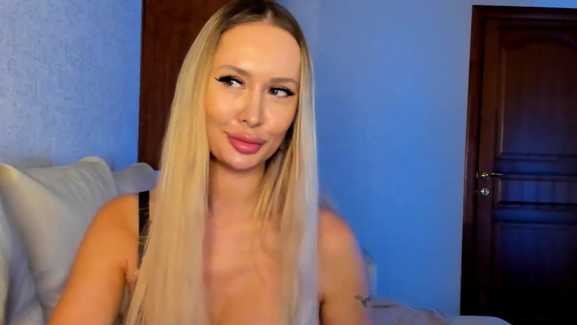 Gallery image thumbnail from MarySweety_'s myfreecams stream on, 01/18/2026, 04:16 image 11 of 20