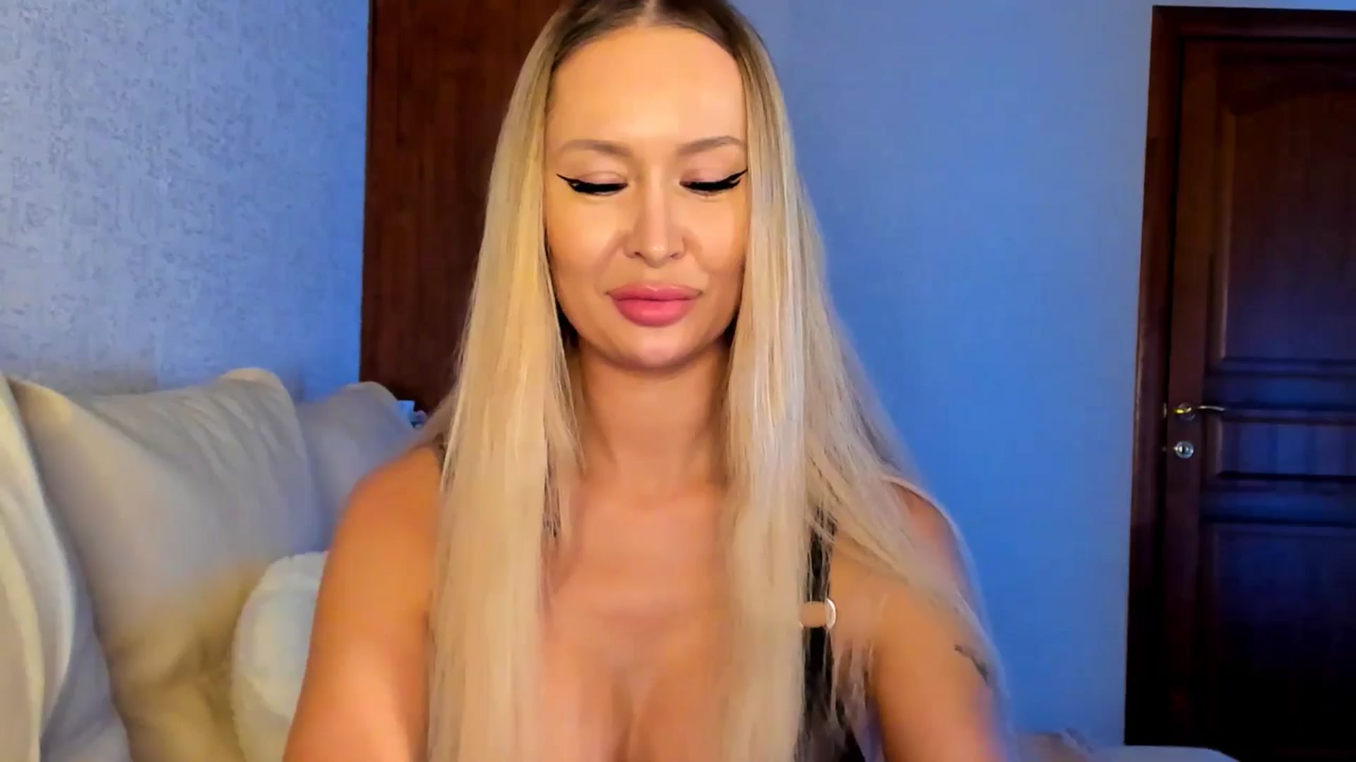 Gallery image thumbnail from MarySweety_'s myfreecams stream on, 01/18/2026, 04:16 image 1 of 20