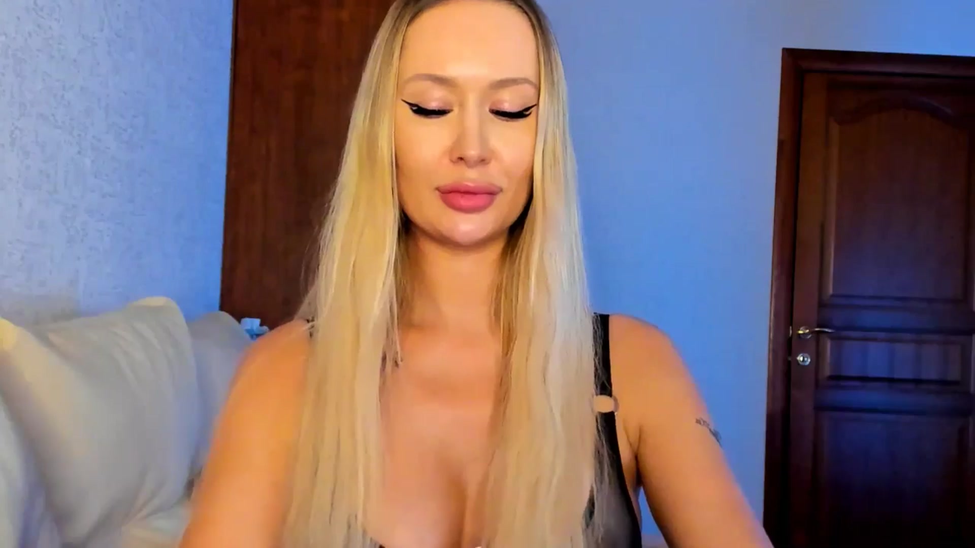 Gallery image thumbnail from MarySweety_'s myfreecams stream on, 01/18/2026, 06:57 image 10 of 20