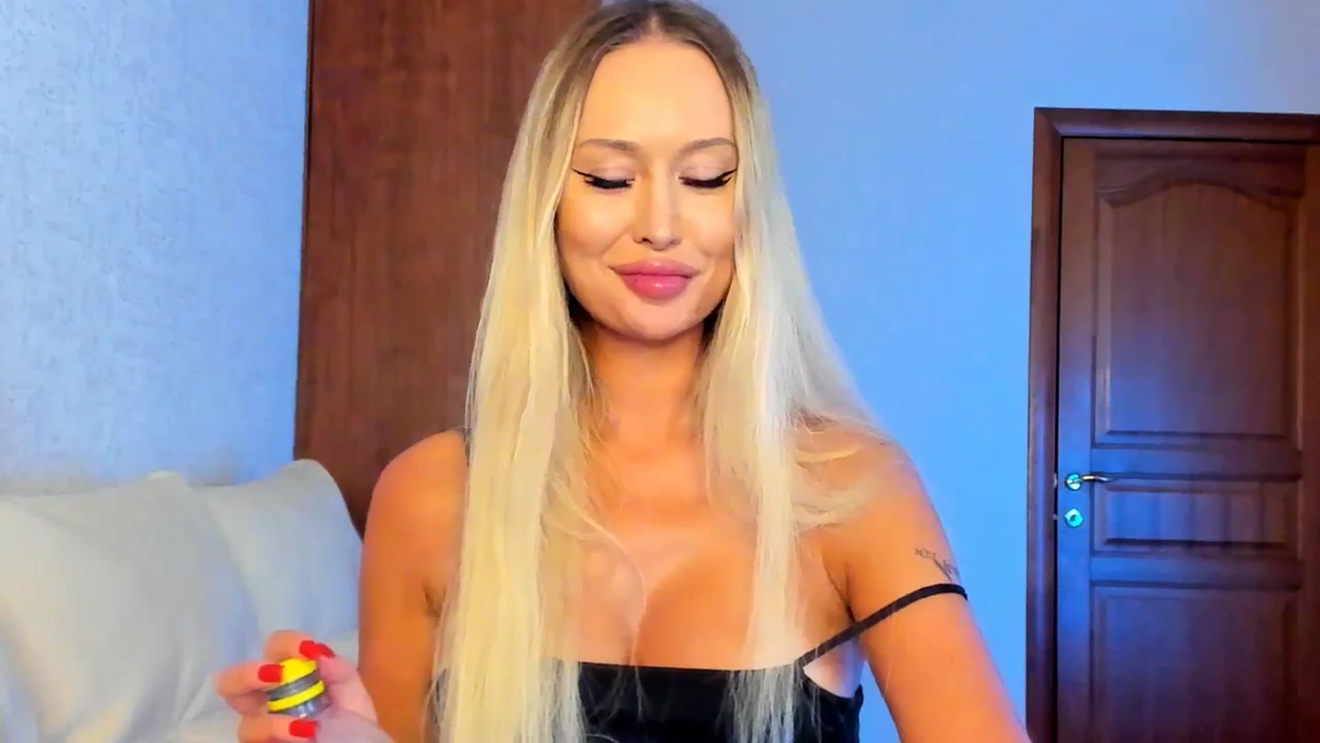 Gallery image thumbnail from MarySweety_'s myfreecams stream on, 03/06/2026, 06:12 image 11 of 20