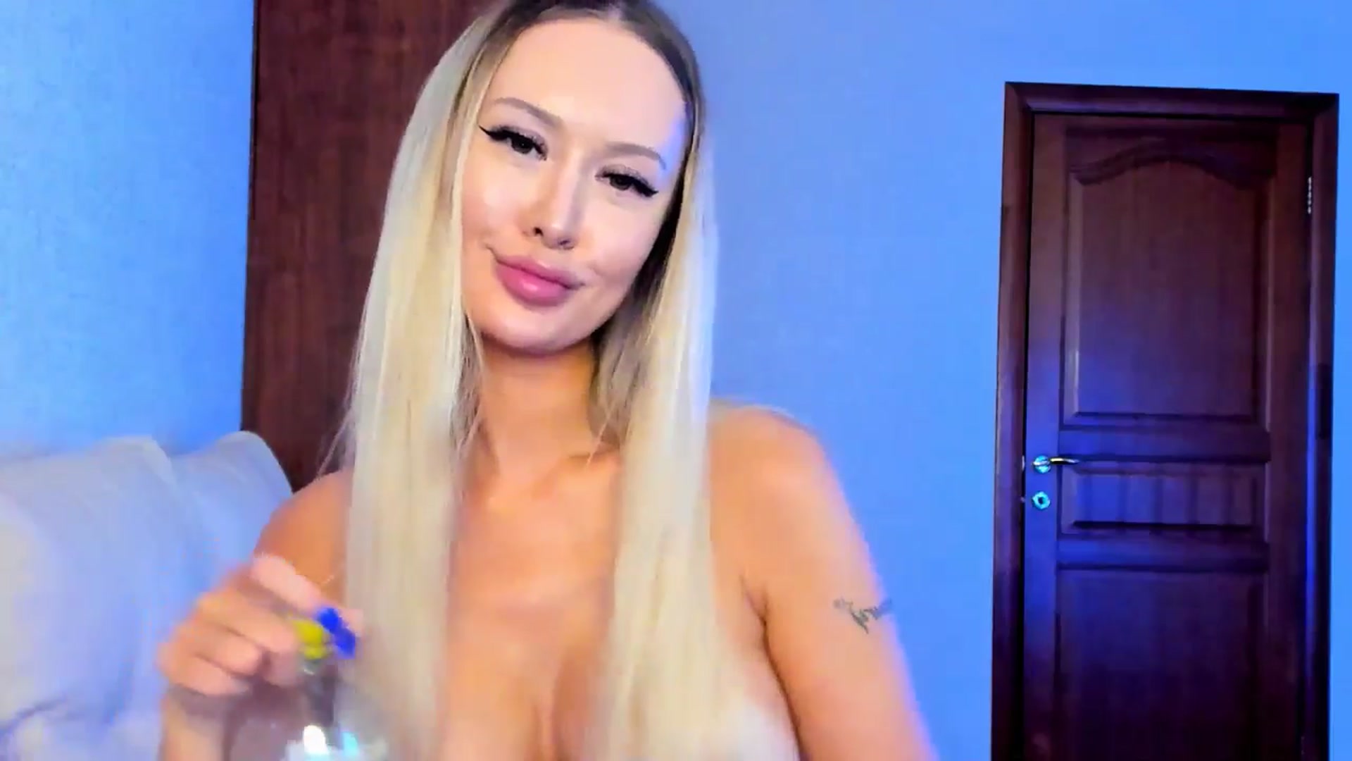 Gallery image thumbnail from MarySweety_'s myfreecams stream on, 03/19/2026, 04:27 image 9 of 20