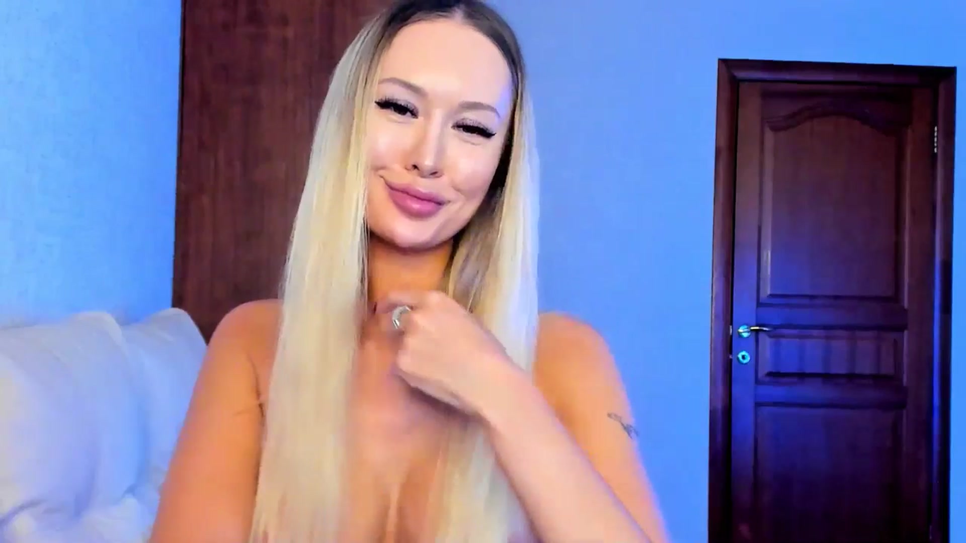 Gallery image thumbnail from MarySweety_'s myfreecams stream on, 03/19/2026, 04:27 image 13 of 20