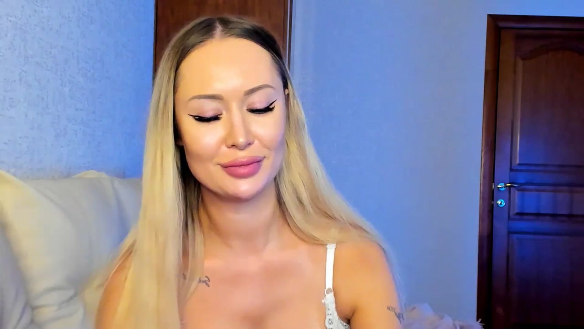 Gallery image thumbnail from MarySweety_'s myfreecams stream on, 04/10/2026, 06:56 image 17 of 20