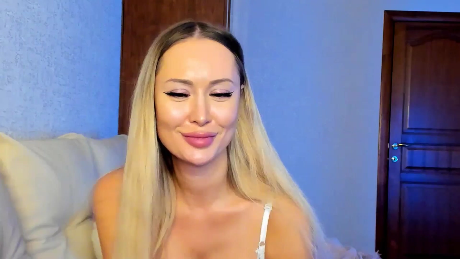Gallery image thumbnail from MarySweety_'s myfreecams stream on, 04/10/2026, 06:56 image 16 of 20