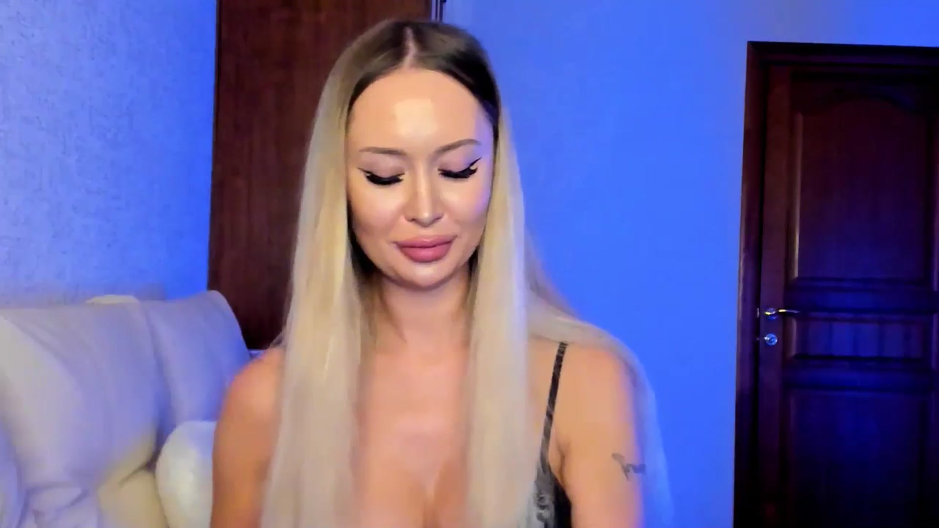 Gallery image thumbnail from MarySweety_'s myfreecams stream on, 04/13/2026, 06:18 image 8 of 20