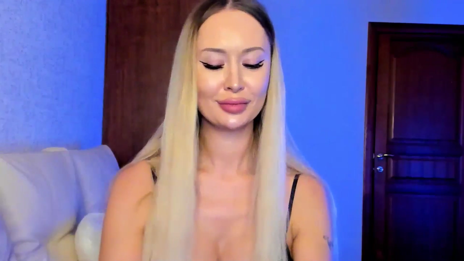 Gallery image thumbnail from MarySweety_'s myfreecams stream on, 04/13/2026, 06:18 image 17 of 20