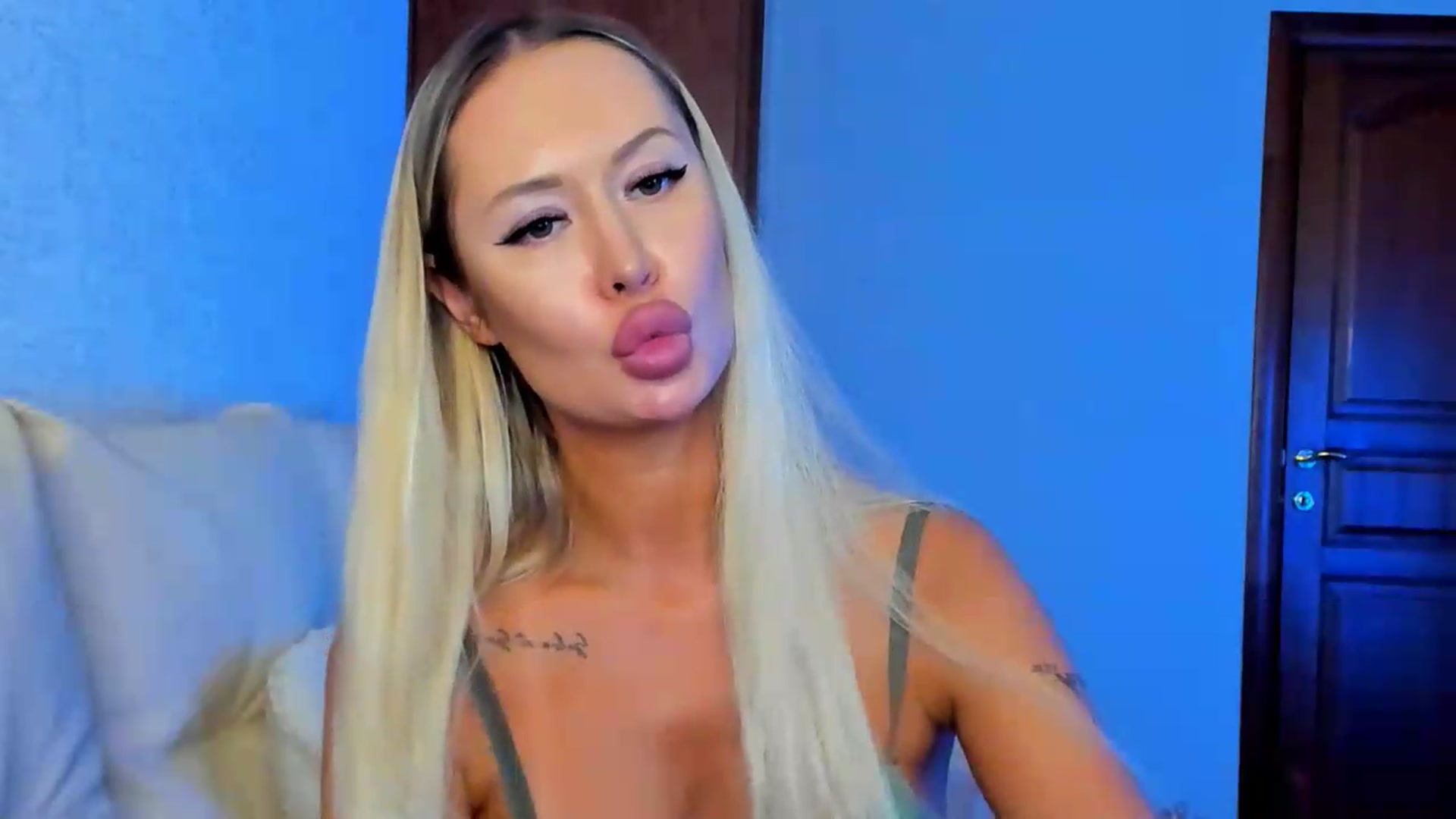 Gallery image thumbnail from MarySweety_'s myfreecams stream on, 08/18/2026, 06:17 image 16 of 20