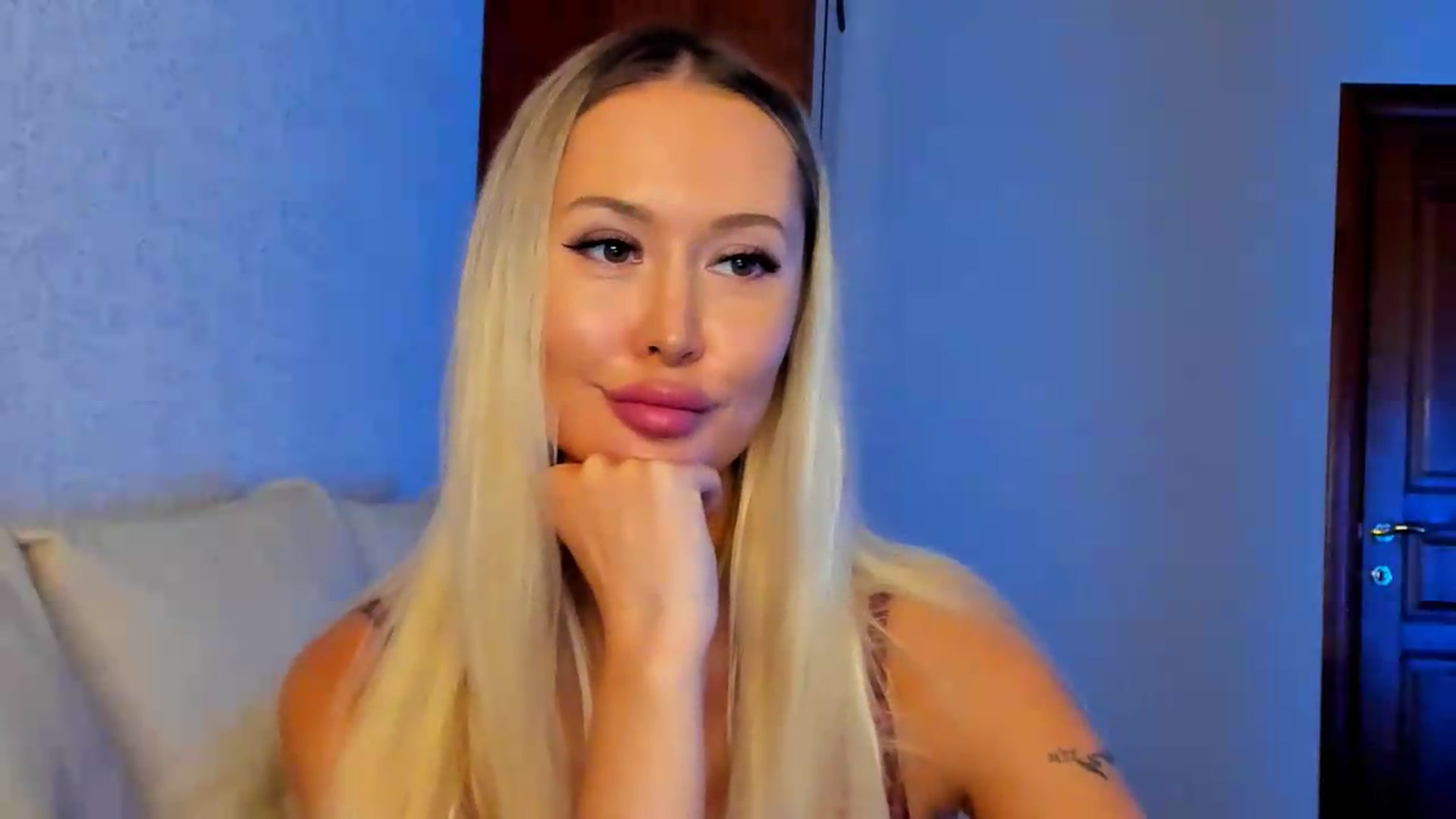 Gallery image thumbnail from MarySweety_'s myfreecams stream on, 08/29/2026, 04:28 image 16 of 20