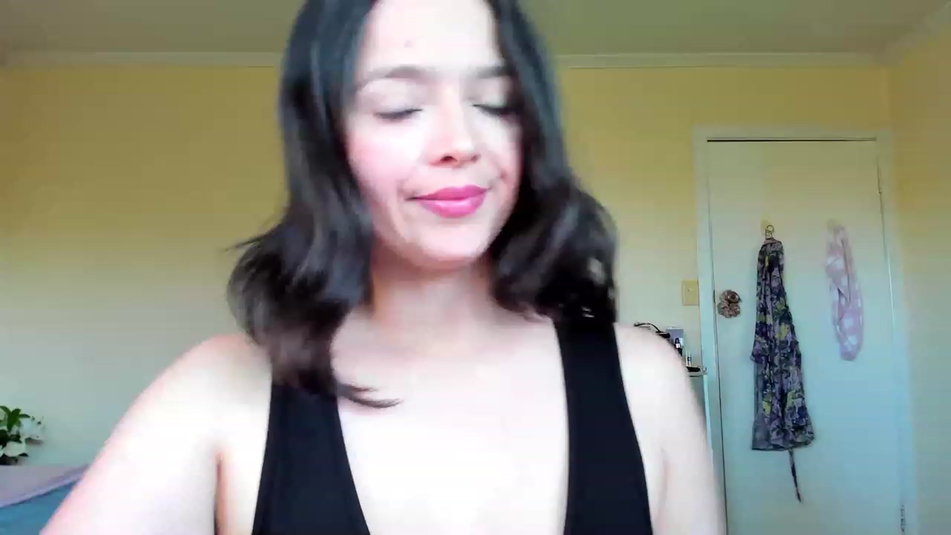 Gallery image thumbnail from MaryVader's myfreecams stream on, 05/08/2023, 06:32 image 10 of 20