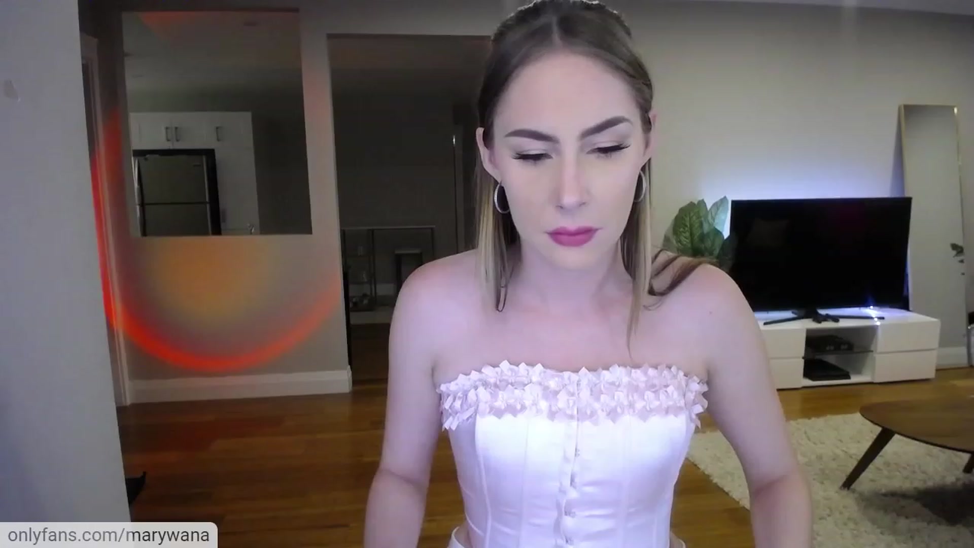 Gallery image thumbnail from MaryWana_'s myfreecams stream on, 12/03/2022, 08:01 image 4 of 20