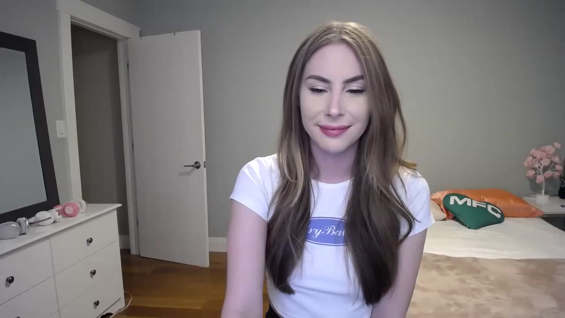 Gallery image thumbnail from MaryWana_'s myfreecams stream on, 02/13/2023, 01:29 image 18 of 20