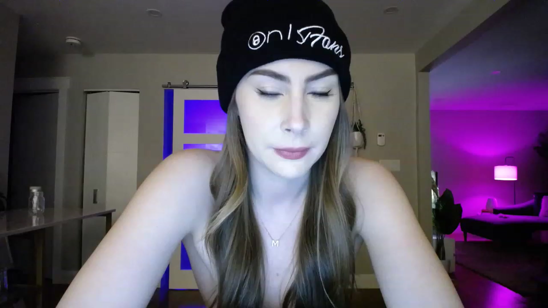 Gallery image thumbnail from MaryWana_'s myfreecams stream on, 03/10/2023, 24:08 image 18 of 20