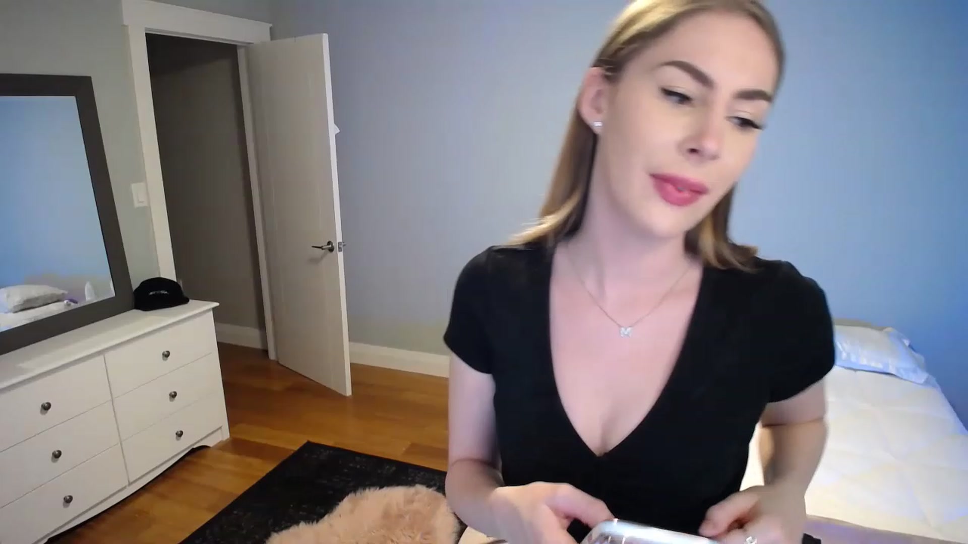 Gallery image thumbnail from MaryWana_'s myfreecams stream on, 04/01/2023, 24:00 image 13 of 20