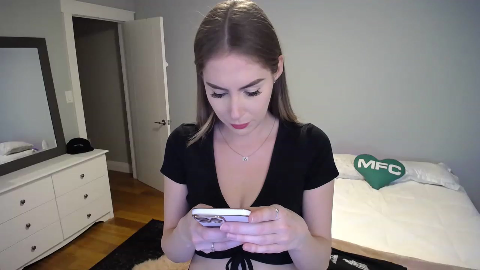 Gallery image thumbnail from MaryWana_'s myfreecams stream on, 04/01/2023, 24:00 image 12 of 20