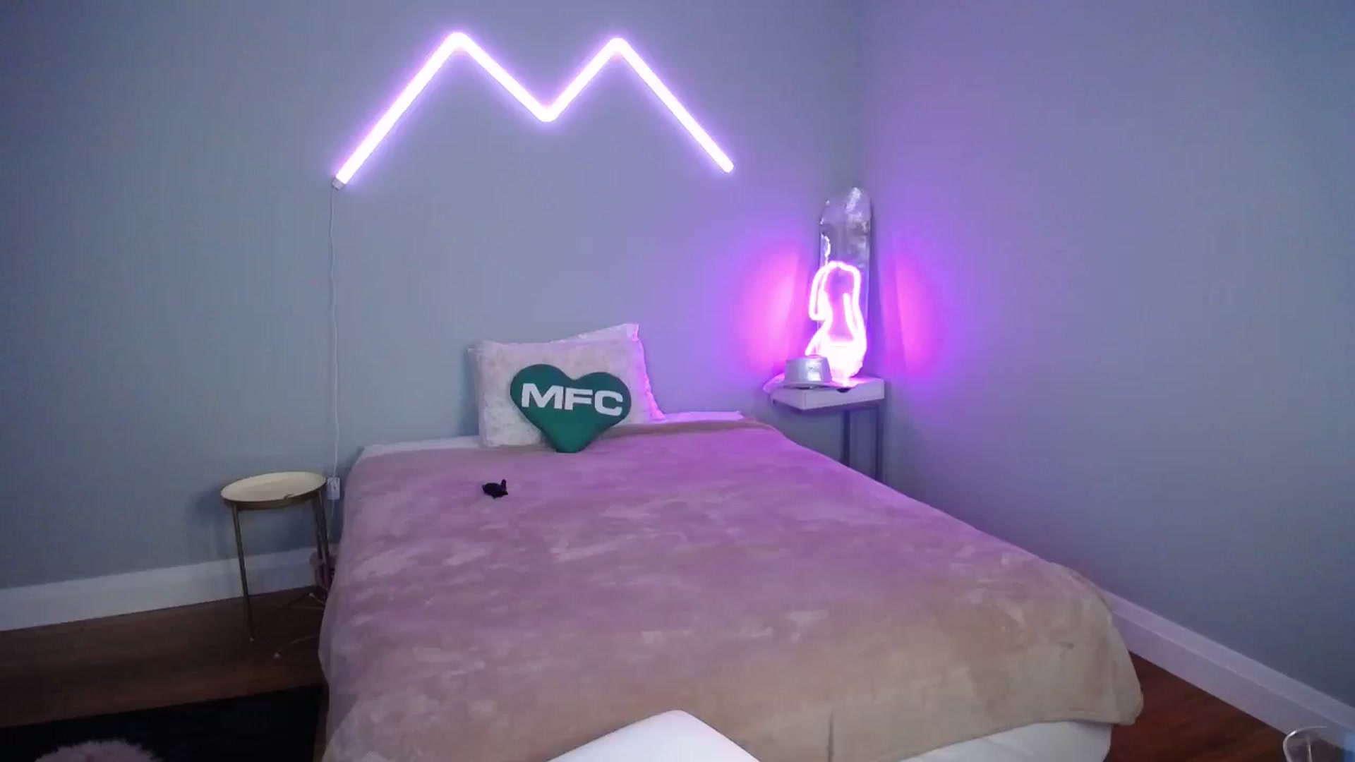 Gallery image thumbnail from MaryWana_'s myfreecams stream on, 08/01/2023, 07:01 image 1 of 20