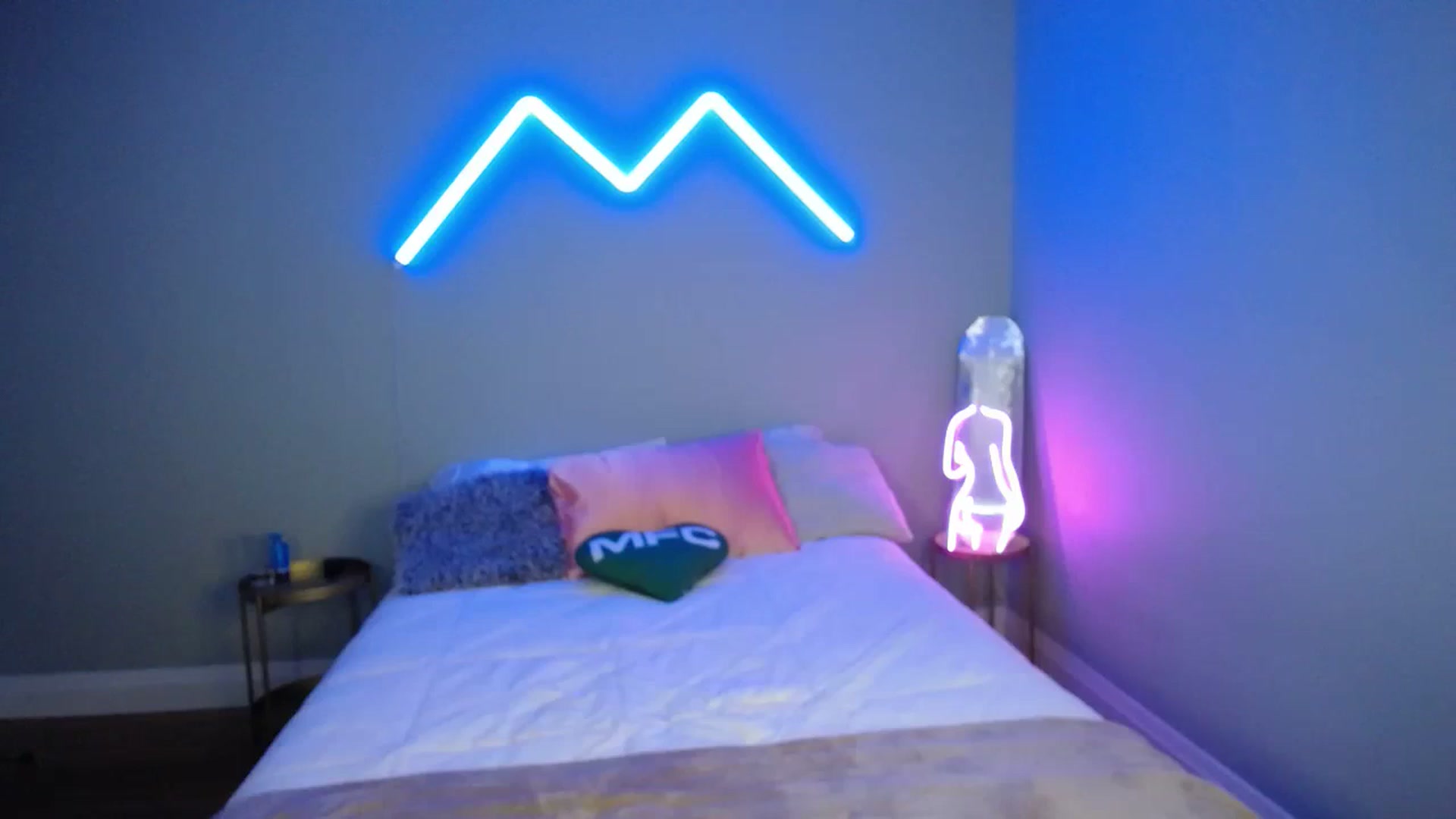 Gallery image thumbnail from MaryWana_'s myfreecams stream on, 09/15/2023, 04:45 image 5 of 20