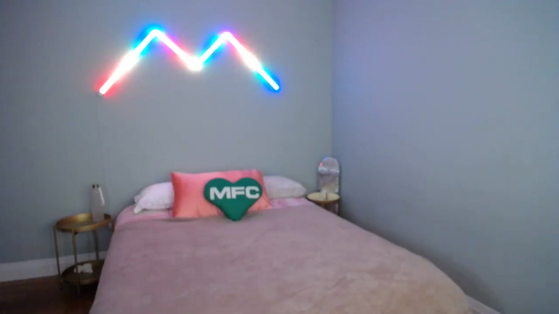 Gallery image thumbnail from MaryWana_'s myfreecams stream on, 09/27/2023, 02:21 image 7 of 20