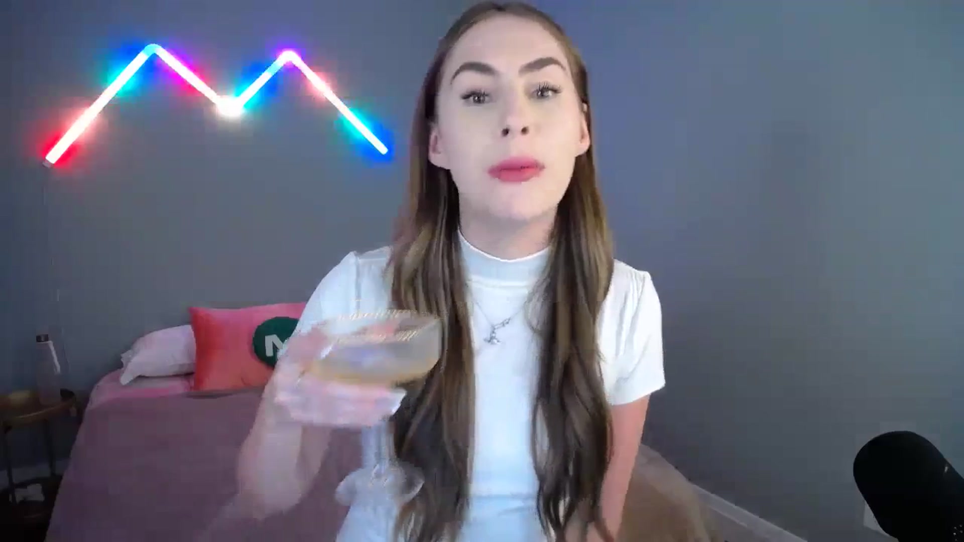 Gallery image thumbnail from MaryWana_'s myfreecams stream on, 09/27/2023, 04:07 image 17 of 20
