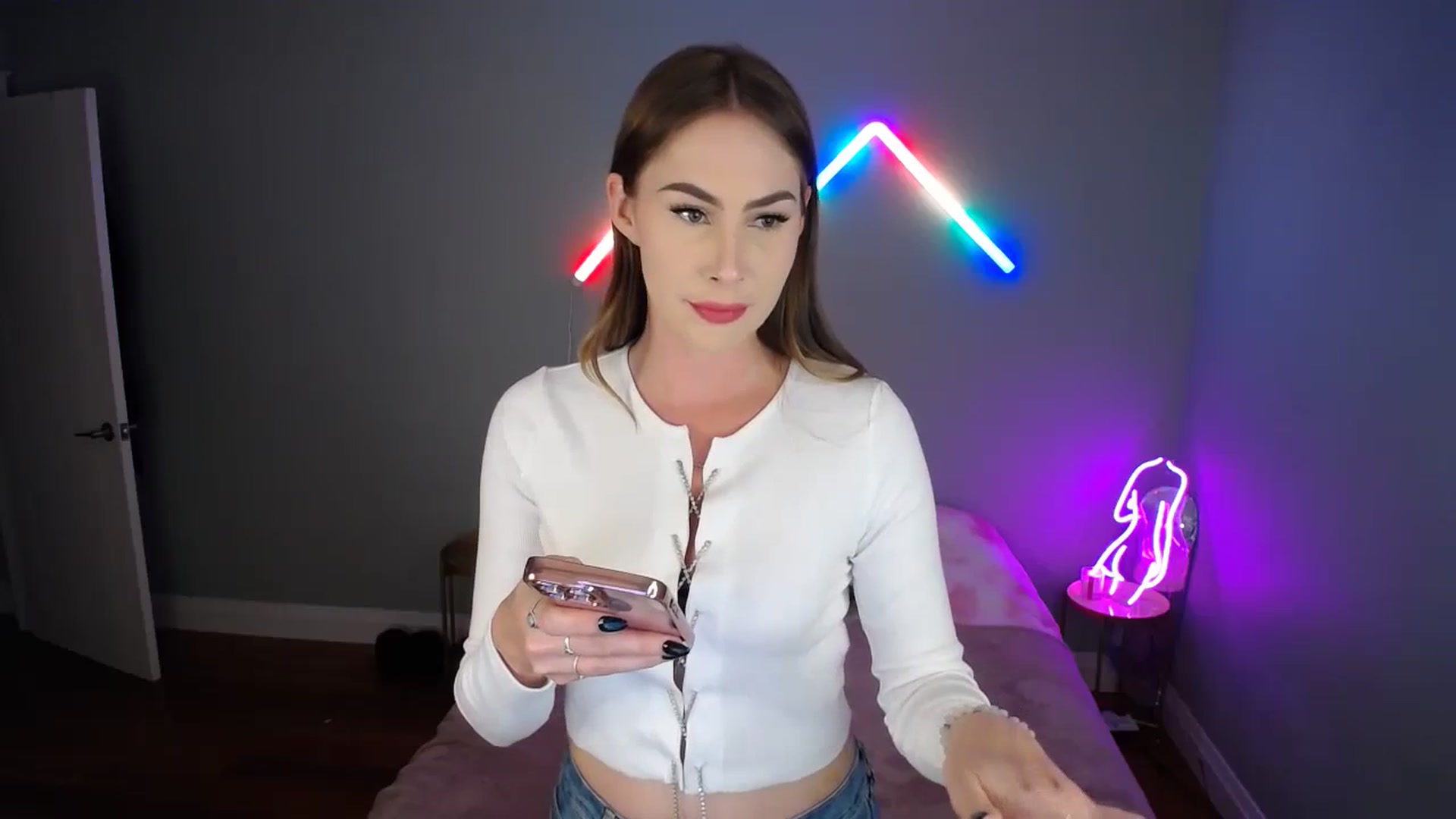 Gallery image thumbnail from MaryWana_'s myfreecams stream on, 10/01/2023, 01:50 image 6 of 20
