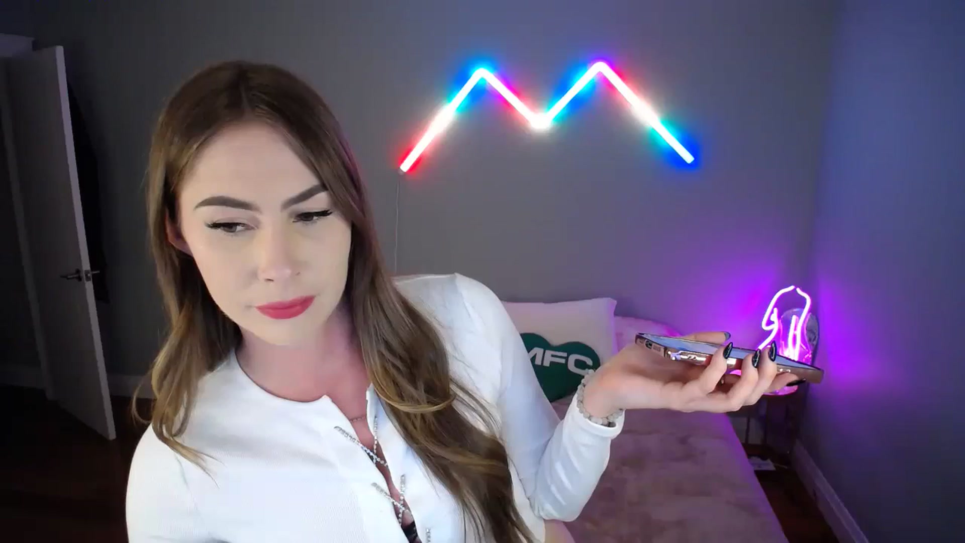 Gallery image thumbnail from MaryWana_'s myfreecams stream on, 10/01/2023, 01:50 image 18 of 20
