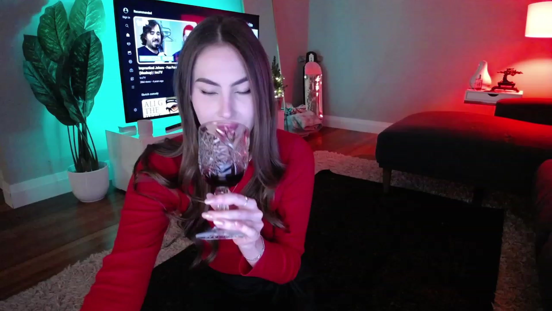 Gallery image thumbnail from MaryWana_'s myfreecams stream on, 12/24/2023, 07:25 image 9 of 20