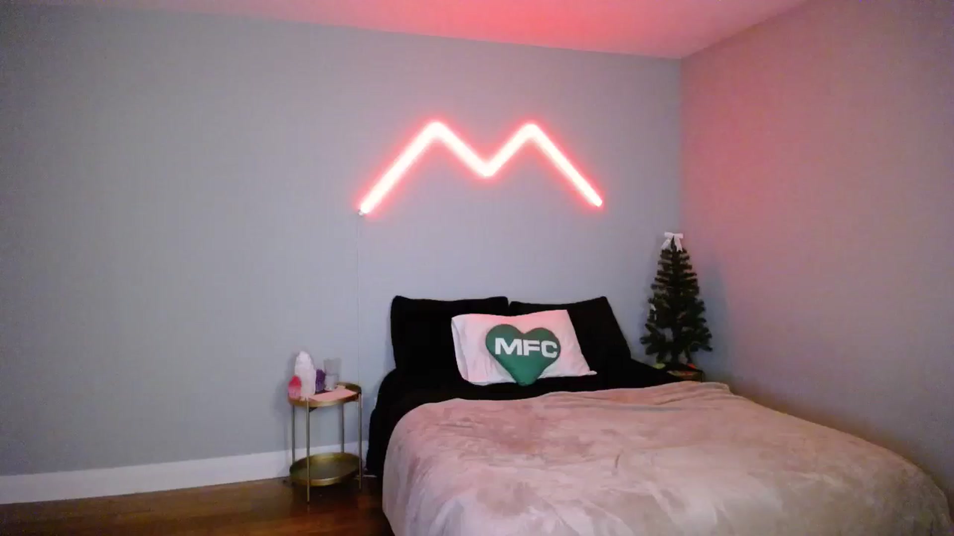 Gallery image thumbnail from MaryWana_'s myfreecams stream on, 12/27/2023, 09:08 image 1 of 20