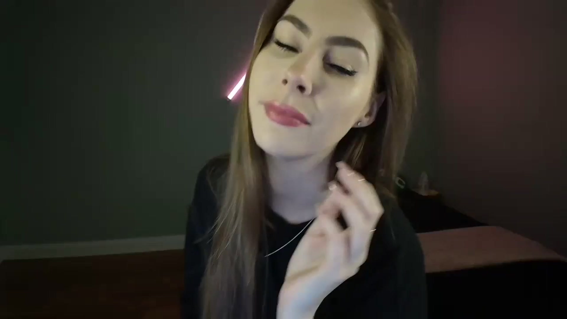 Gallery image thumbnail from MaryWana_'s myfreecams stream on, 03/30/2024, 04:43 image 10 of 20
