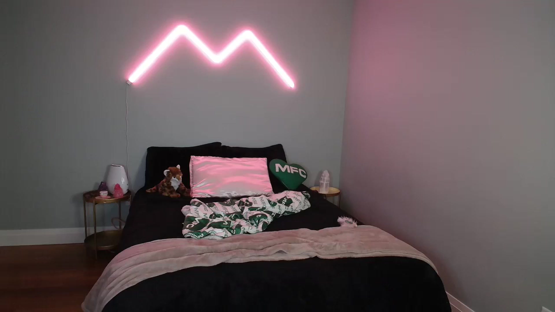 Gallery image thumbnail from MaryWana_'s myfreecams stream on, 03/31/2024, 10:52 image 17 of 20