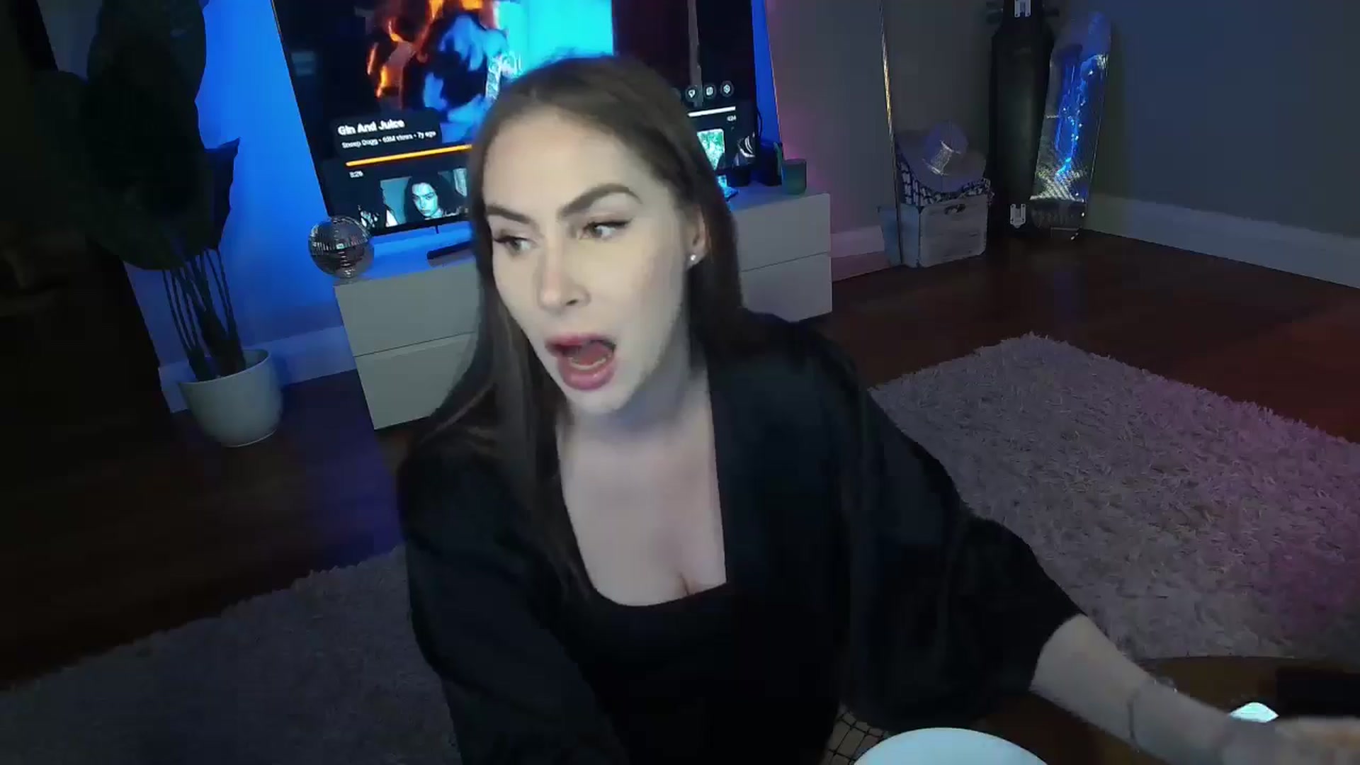 Gallery image thumbnail from MaryWana_'s myfreecams stream on, 06/28/2024, 04:14 image 7 of 20
