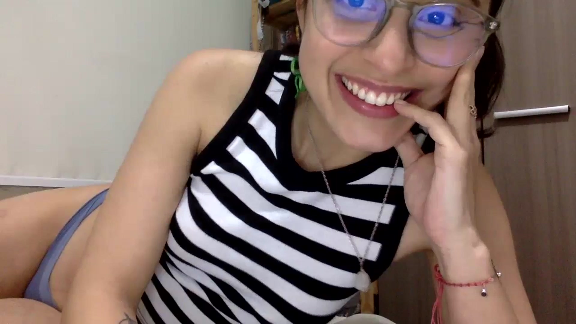 Gallery image thumbnail from Mary_Annie92's myfreecams stream on, 07/25/2024, 24:37 image 12 of 20