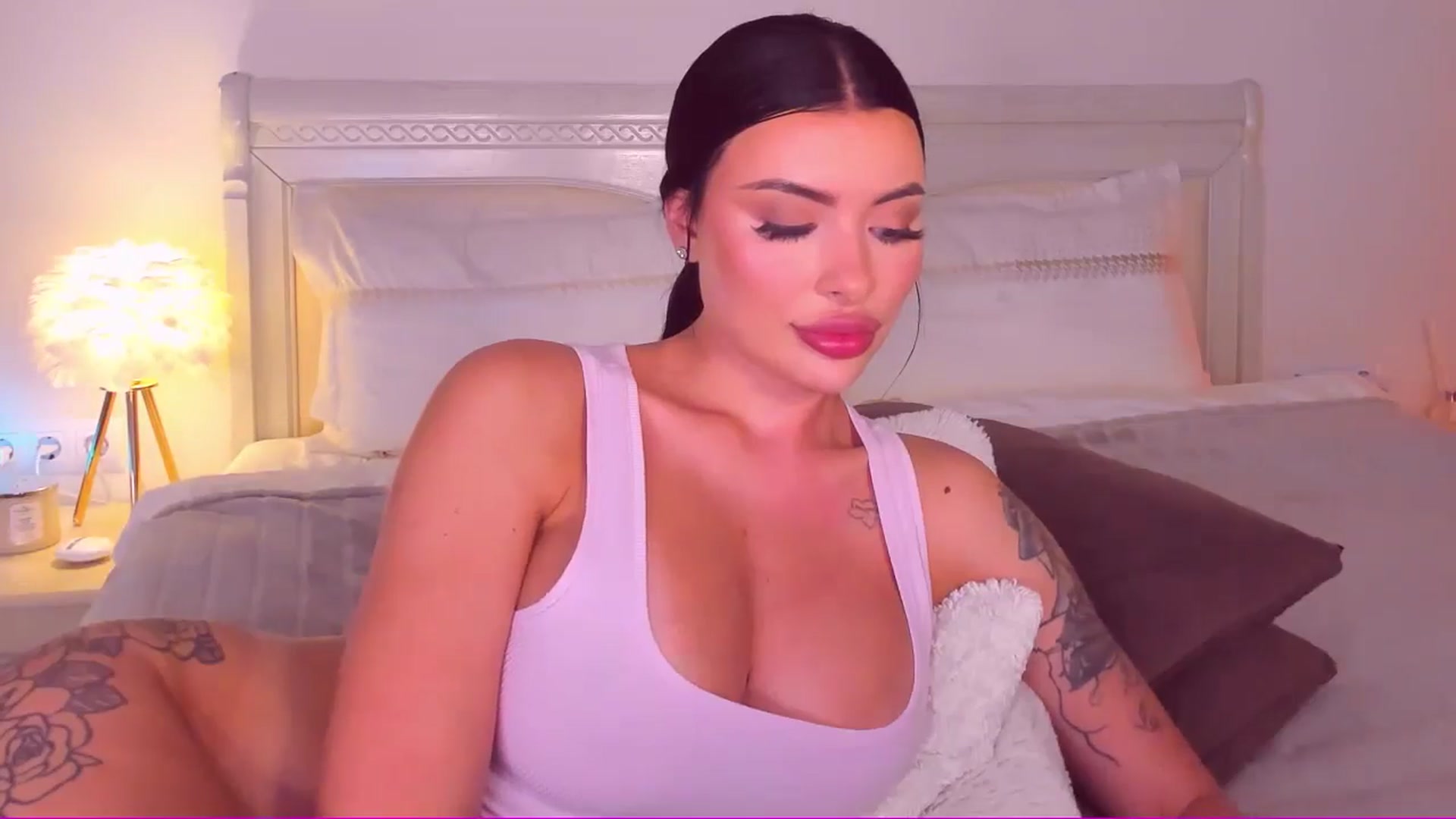 Gallery image thumbnail from Mary_Harris_'s myfreecams stream on, 05/27/2024, 19:07 image 10 of 20