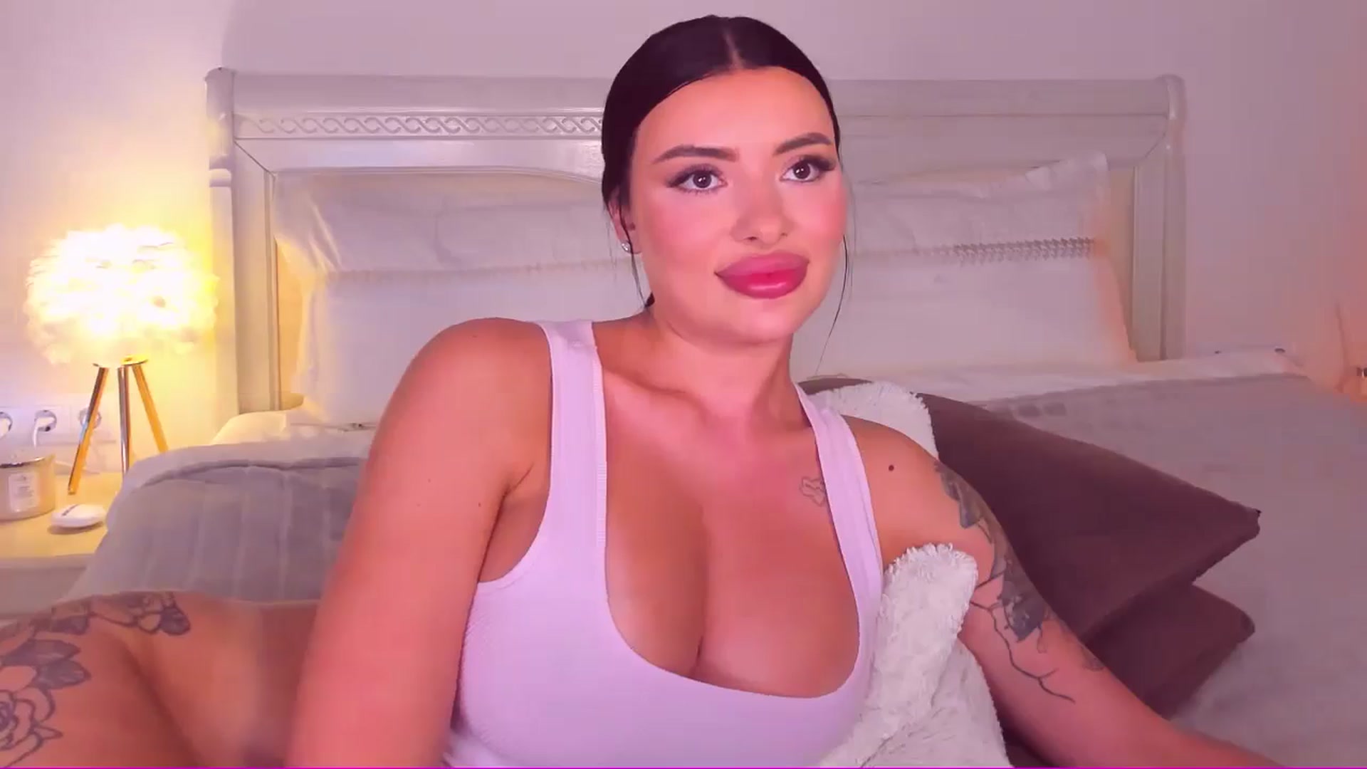 Gallery image thumbnail from Mary_Harris_'s myfreecams stream on, 05/27/2024, 19:07 image 13 of 20