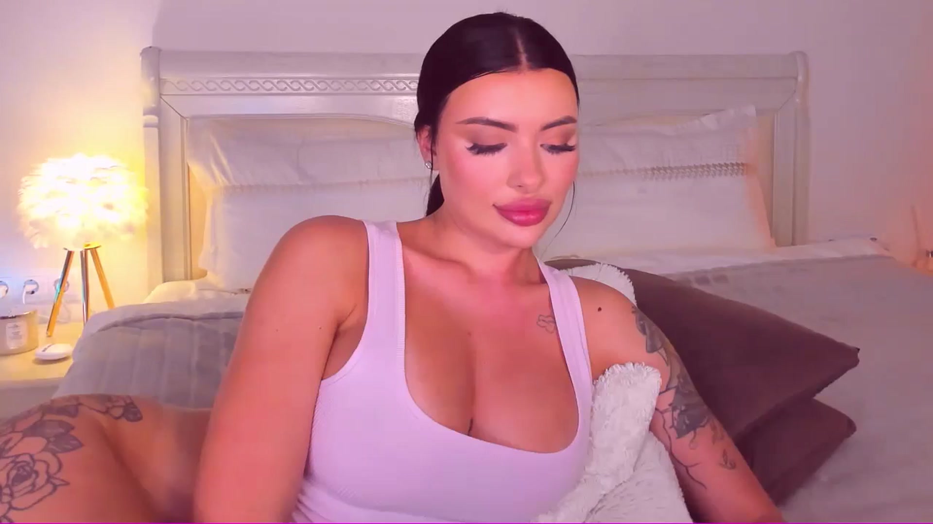 Gallery image thumbnail from Mary_Harris_'s myfreecams stream on, 05/27/2024, 19:07 image 2 of 20