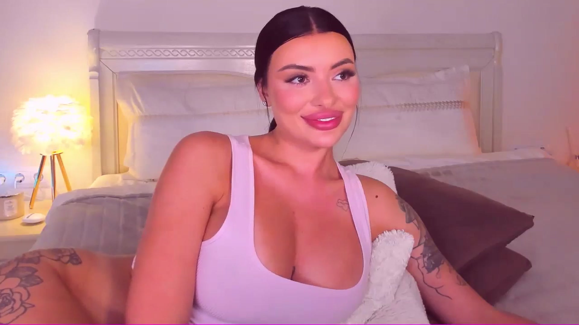 Gallery image thumbnail from Mary_Harris_'s myfreecams stream on, 05/27/2024, 19:07 image 11 of 20