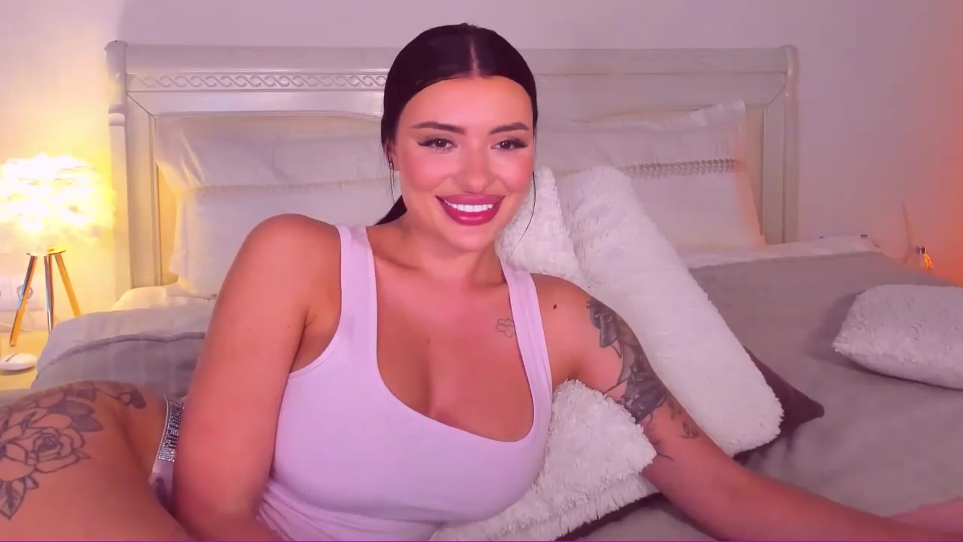 Gallery image thumbnail from Mary_Harris_'s myfreecams stream on, 05/27/2024, 19:46 image 4 of 20