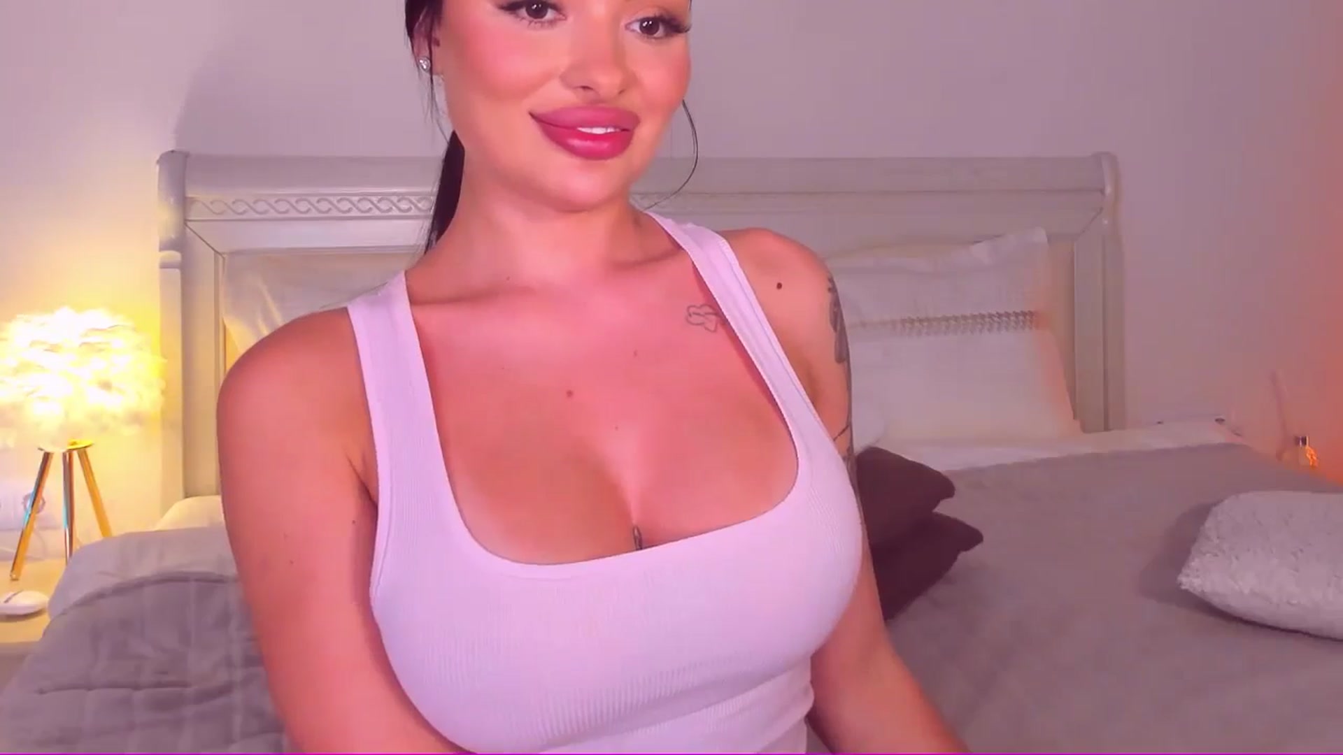 Gallery image thumbnail from Mary_Harris_'s myfreecams stream on, 05/27/2024, 19:46 image 13 of 20
