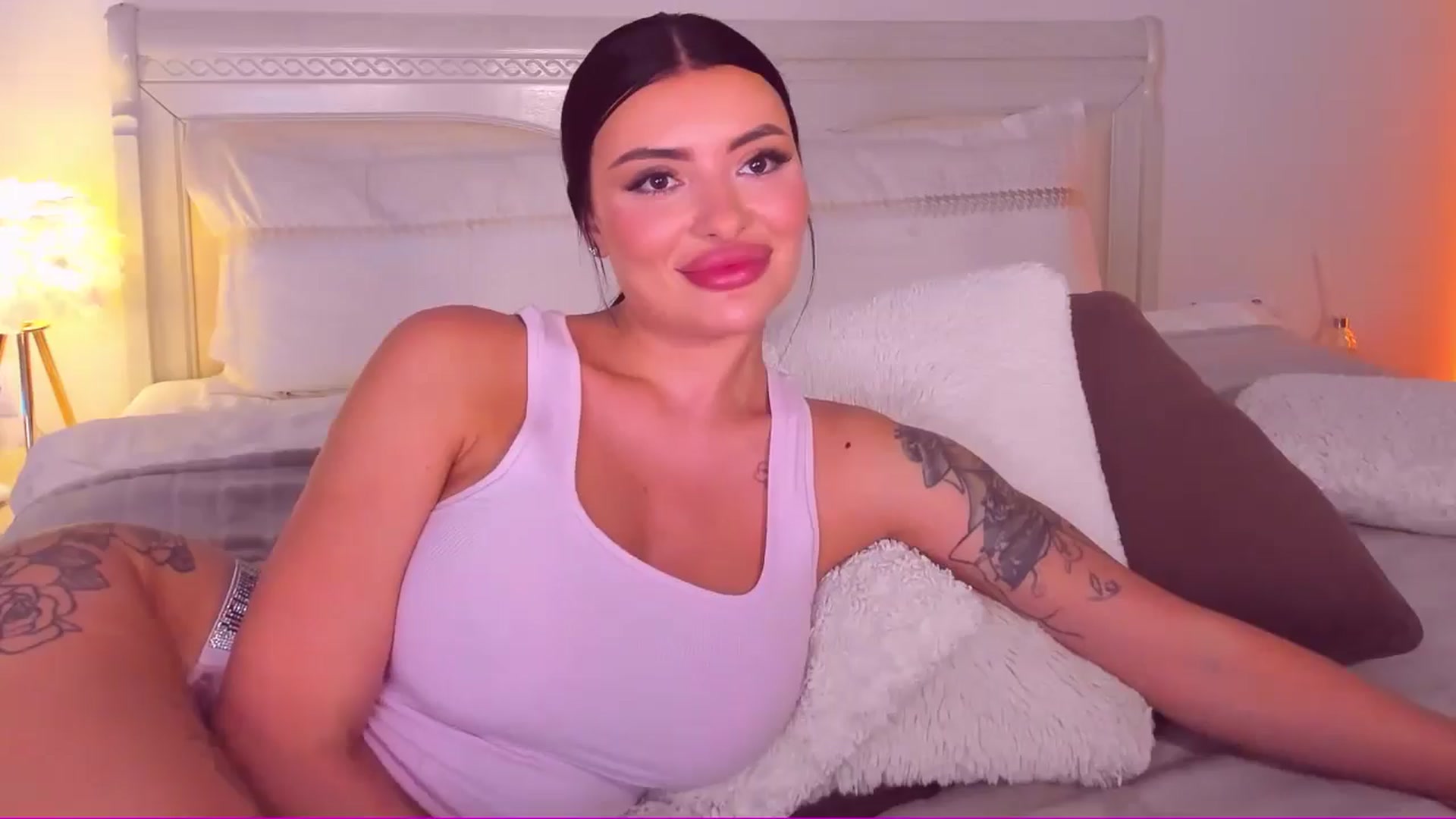 Gallery image thumbnail from Mary_Harris_'s myfreecams stream on, 05/27/2024, 20:30 image 11 of 20