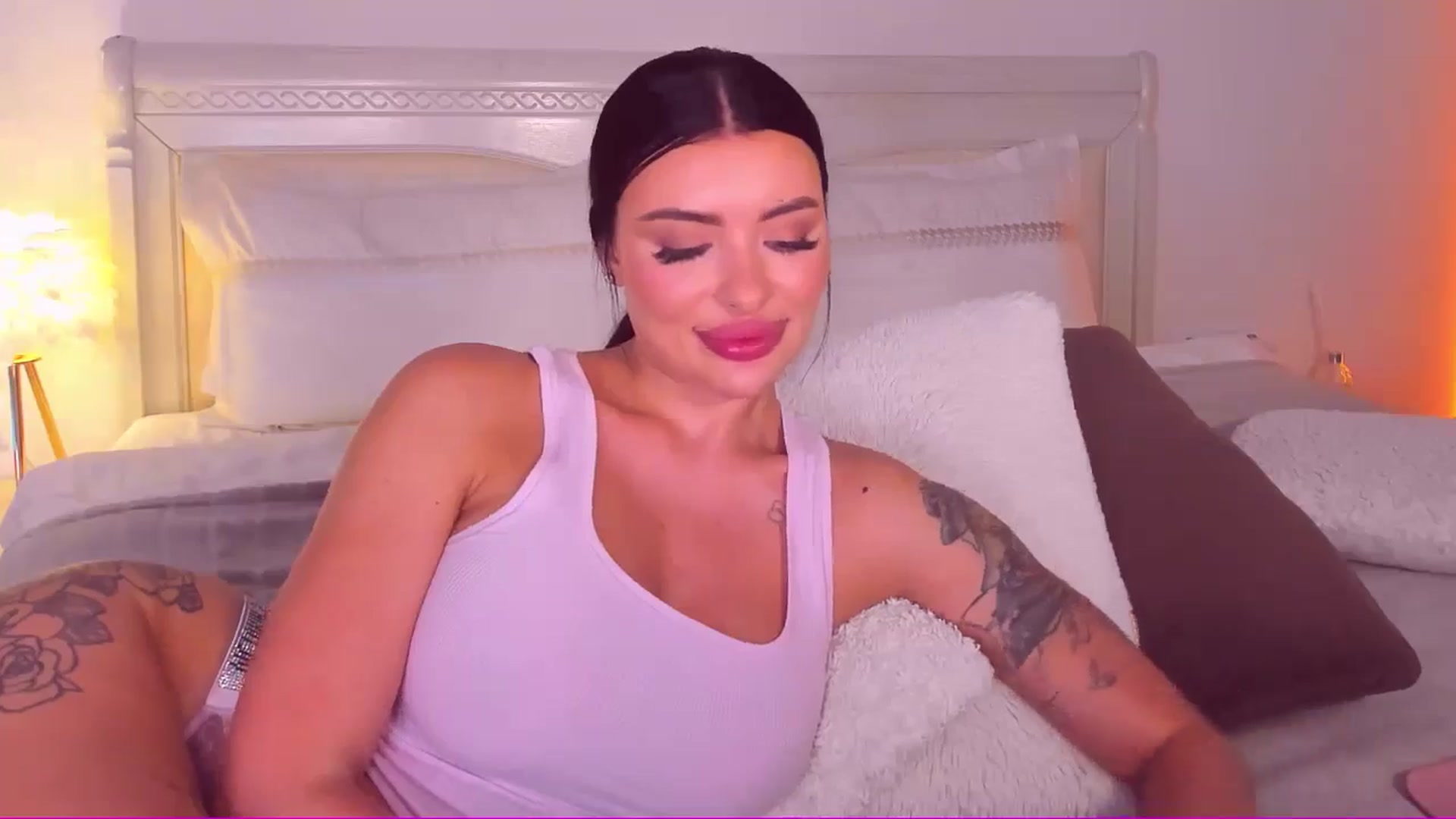Gallery image thumbnail from Mary_Harris_'s myfreecams stream on, 05/27/2024, 20:30 image 19 of 20