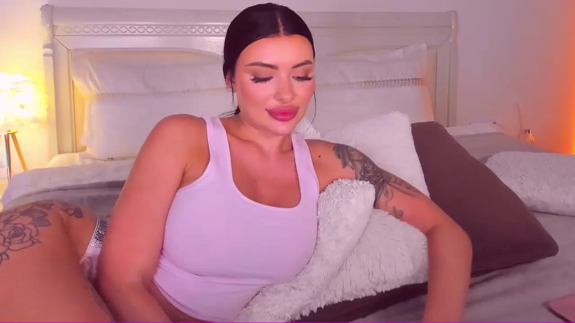 Gallery image thumbnail from Mary_Harris_'s myfreecams stream on, 05/27/2024, 20:30 image 1 of 20
