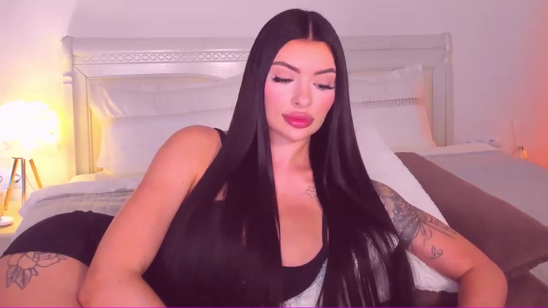 Gallery image thumbnail from Mary_Harris_'s myfreecams stream on, 05/28/2024, 18:12 image 7 of 20