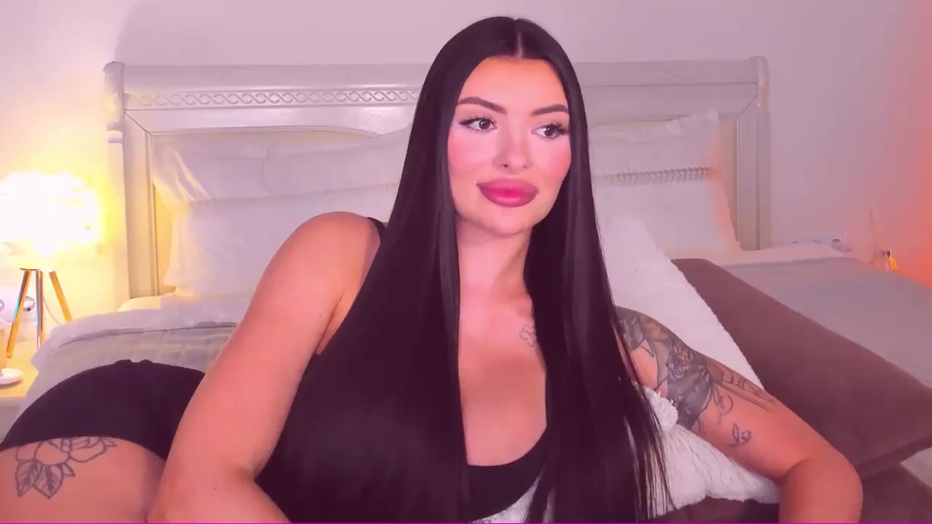 Gallery image thumbnail from Mary_Harris_'s myfreecams stream on, 05/28/2024, 18:12 image 5 of 20