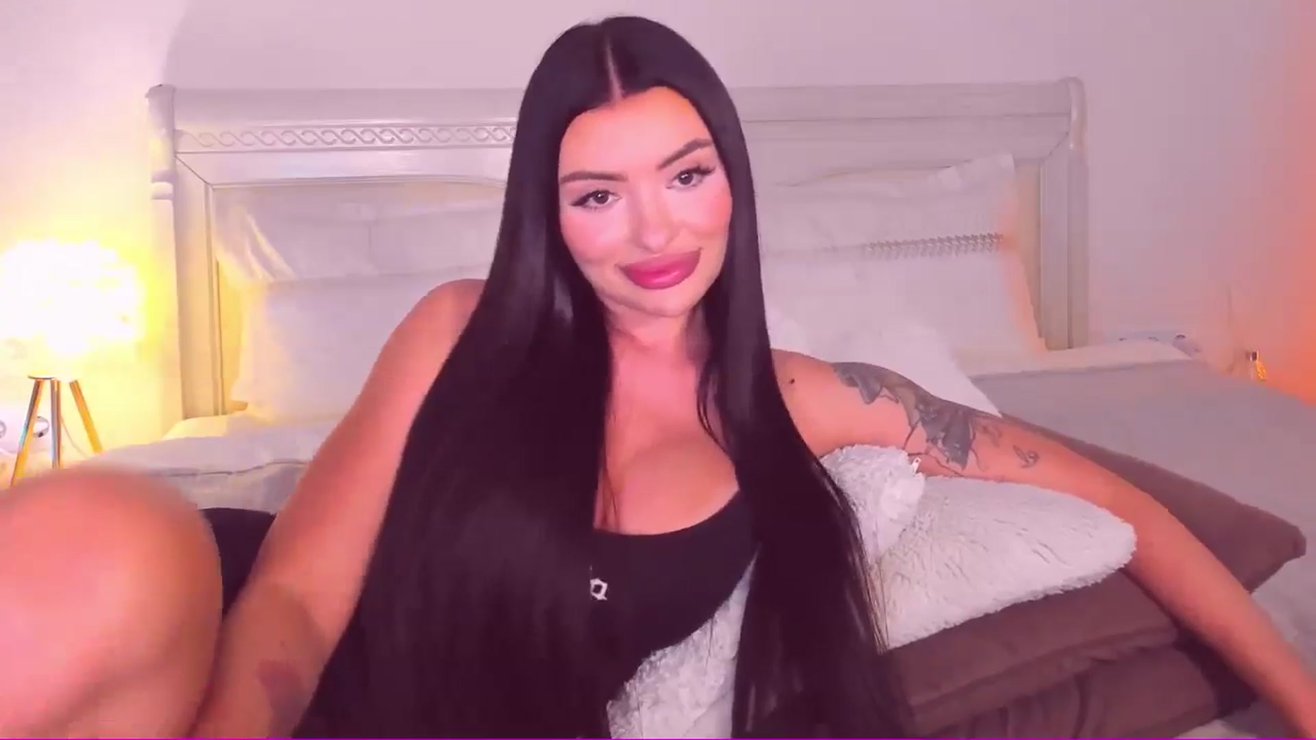 Gallery image thumbnail from Mary_Harris_'s myfreecams stream on, 05/28/2024, 18:12 image 13 of 20