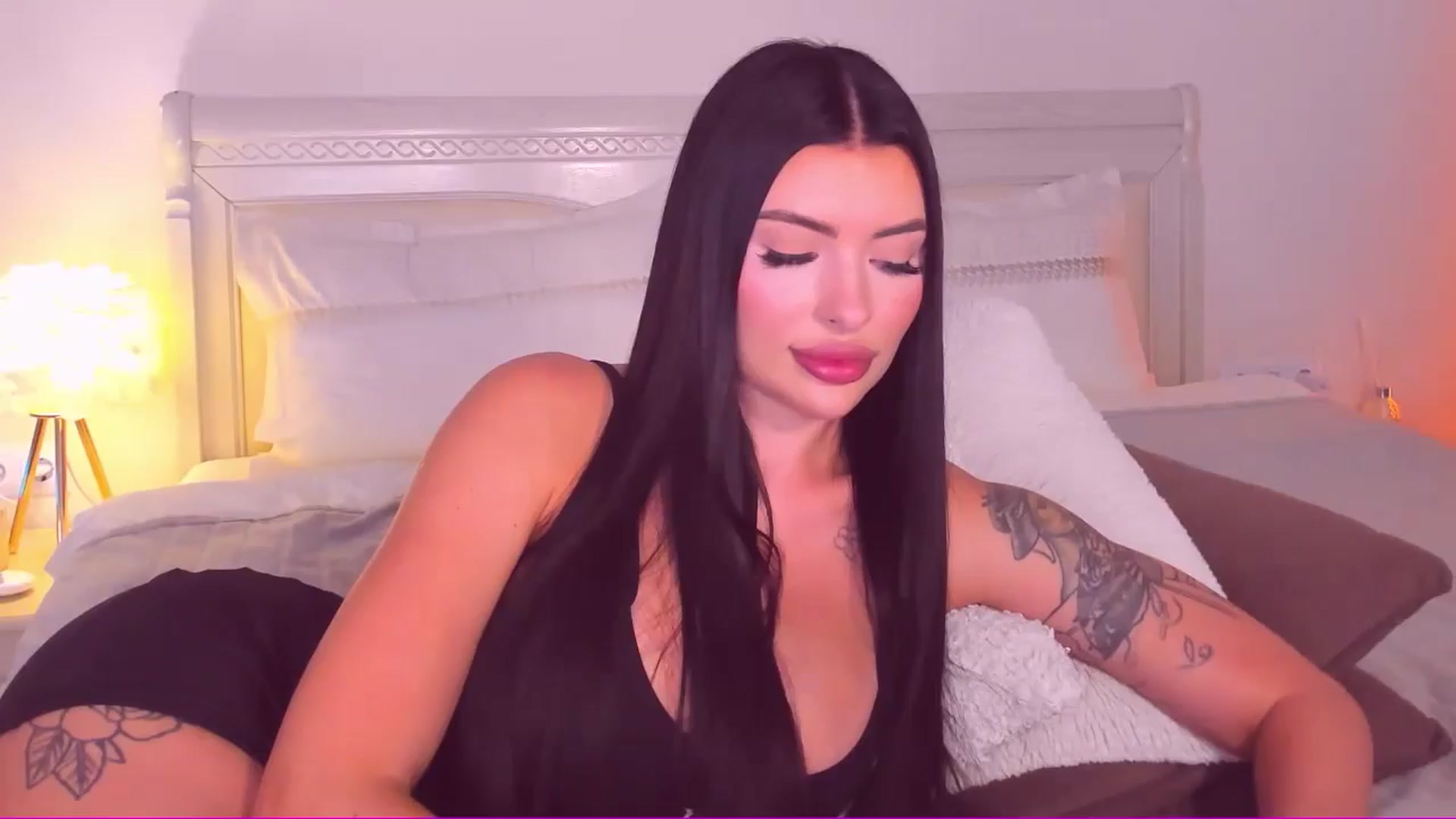 Gallery image thumbnail from Mary_Harris_'s myfreecams stream on, 05/28/2024, 18:12 image 18 of 20